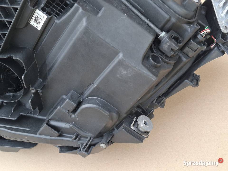 VW ARTEON REFLEKTOR PRAWY FULL LED LAMPA PRAWA Bieleń