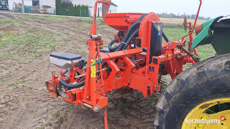 Siewnik do kukurydzy 4 rzędowy kuhn stopkowy Czołowo