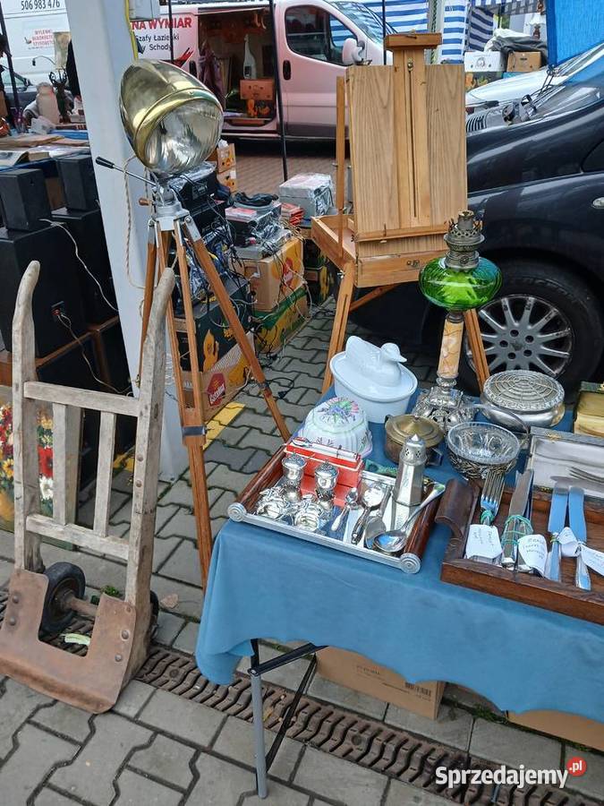 Antyki przedmioty kolekcjonerskie dekoracje targ Warszawa
