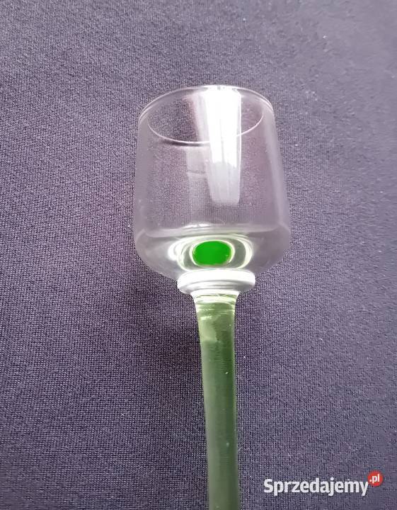 Secesyjny kieliszek do likieru na uranowej nóżce Koźminek