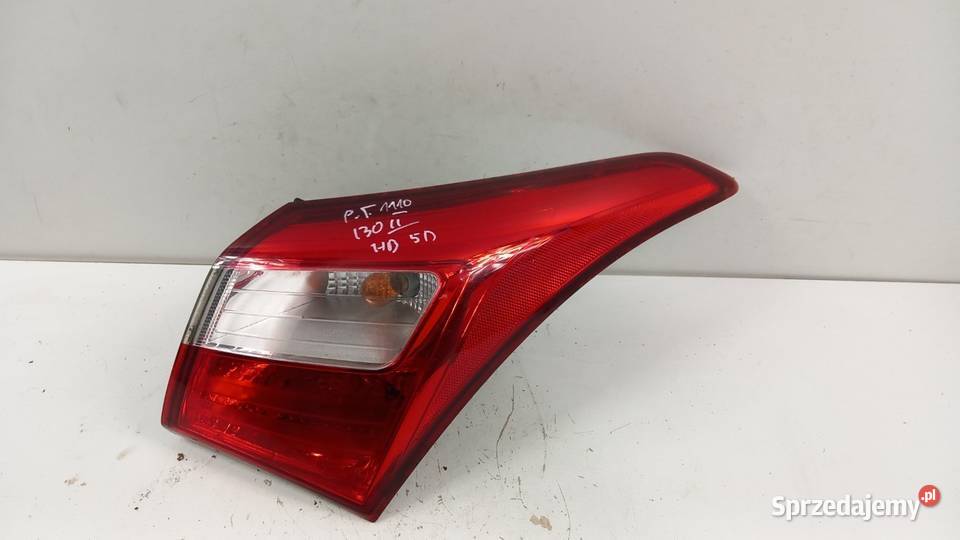 HYUNDAI I30 II HB LAMPA TYŁ PRAWA Zbierkowo