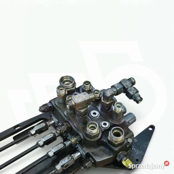 Rozdzielacz hydrauliczny 272894 Manitou MT 732 Wilkowo sprzedam