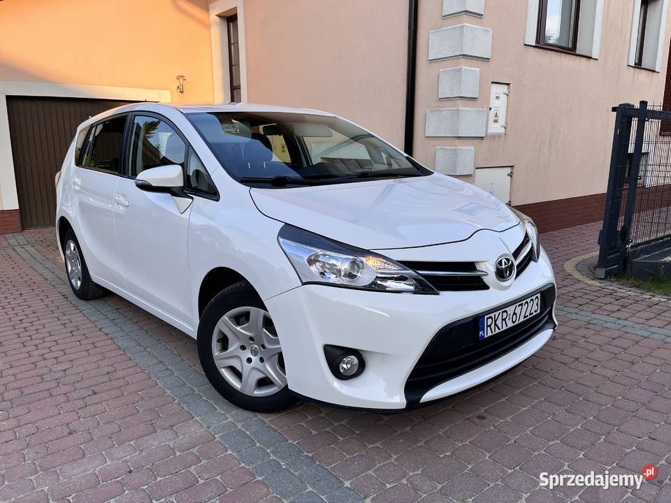 Toyota verso lift benzyna navi ładny stan 1314 Krosno