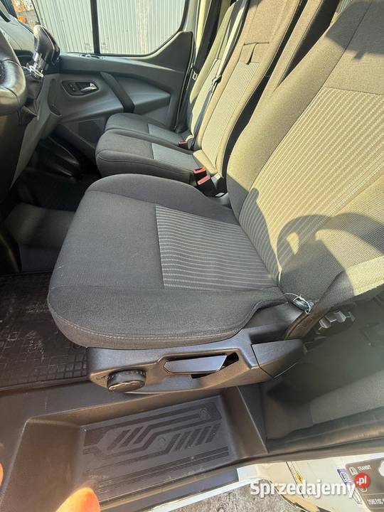 Ford TransitTourneo Custom Kombi 300 L2 Trend 22 manualna Konin