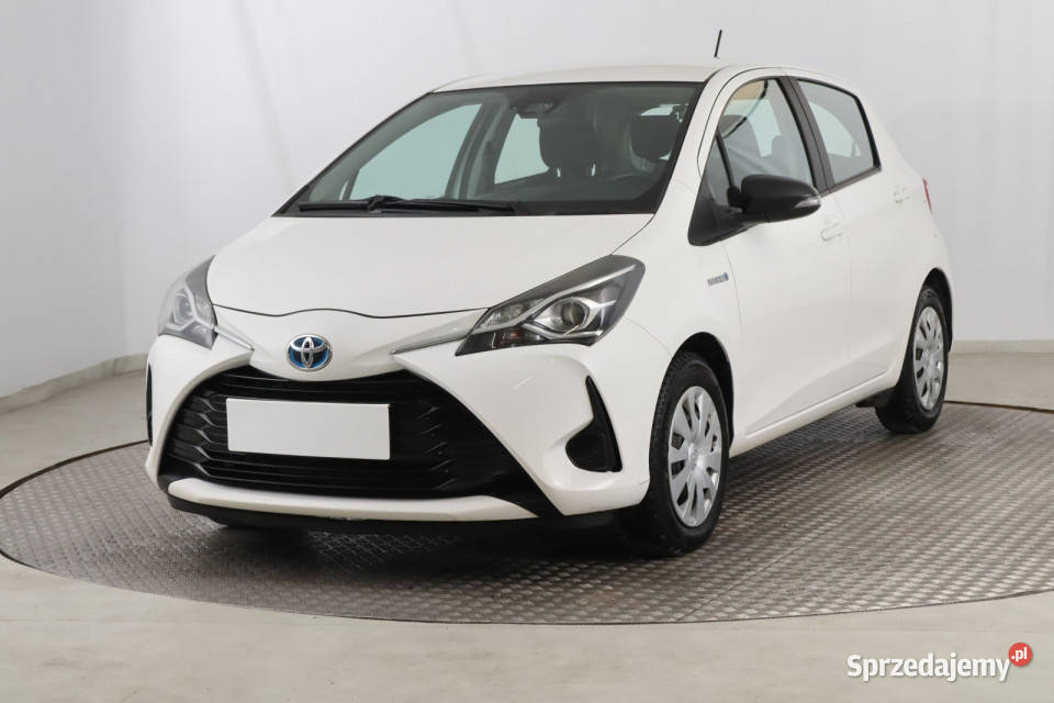 Toyota Yaris 15 Hybrid Hatchback Zabrze