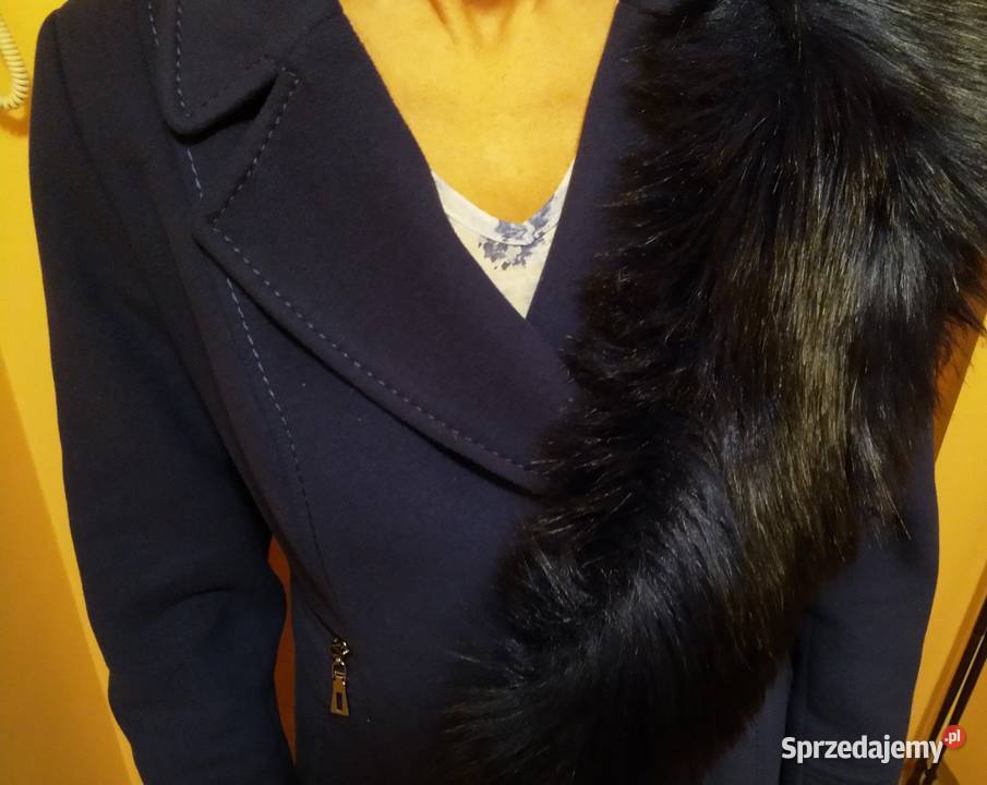 Płaszcz damski zawartość wełny sprzedam