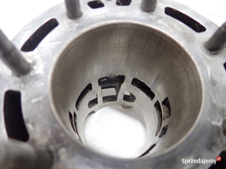 Cylinder Nikasil Lekkie Rysy Nowy Tłok 8109DB