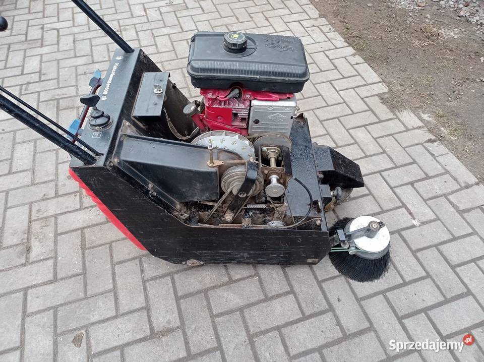 Zamiatarka spalinowa