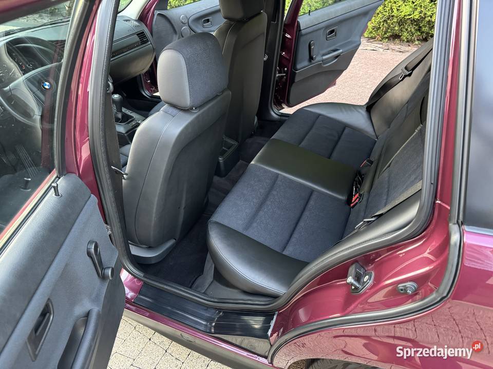 BMW 320i 24V 150 TURING stan kolekcjonerski Chwaszczyno