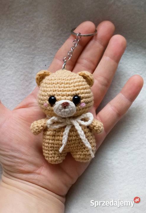 Miś wykonany na szydełku brelok zawieszka Łask