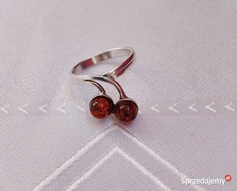 pierścionek srebrny z bursztynami Suwałki sprzedam