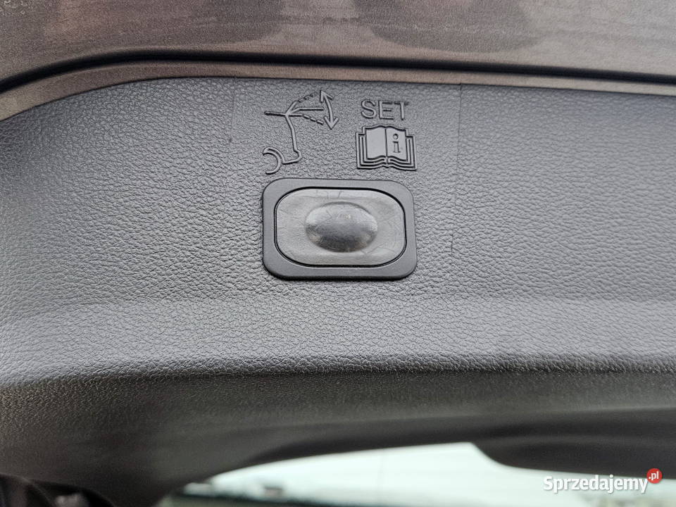 FORD KUGA INDIVIDUAL 4X4 BOGATE WYPOSAŻENIE 20 światła LED Jonkowo sprzedam