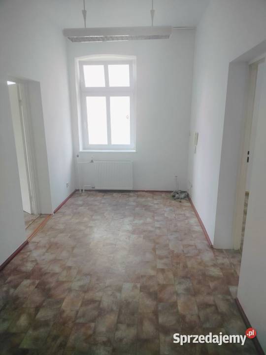 BEZCZYNSZOWY lokal 68m Ogrzewanie miejskie GARAŻ 68m2 Szczecinek