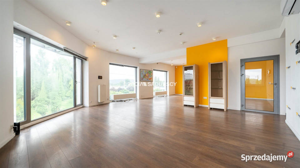 wynajmu lokalu 102m2 Kraków Balicka