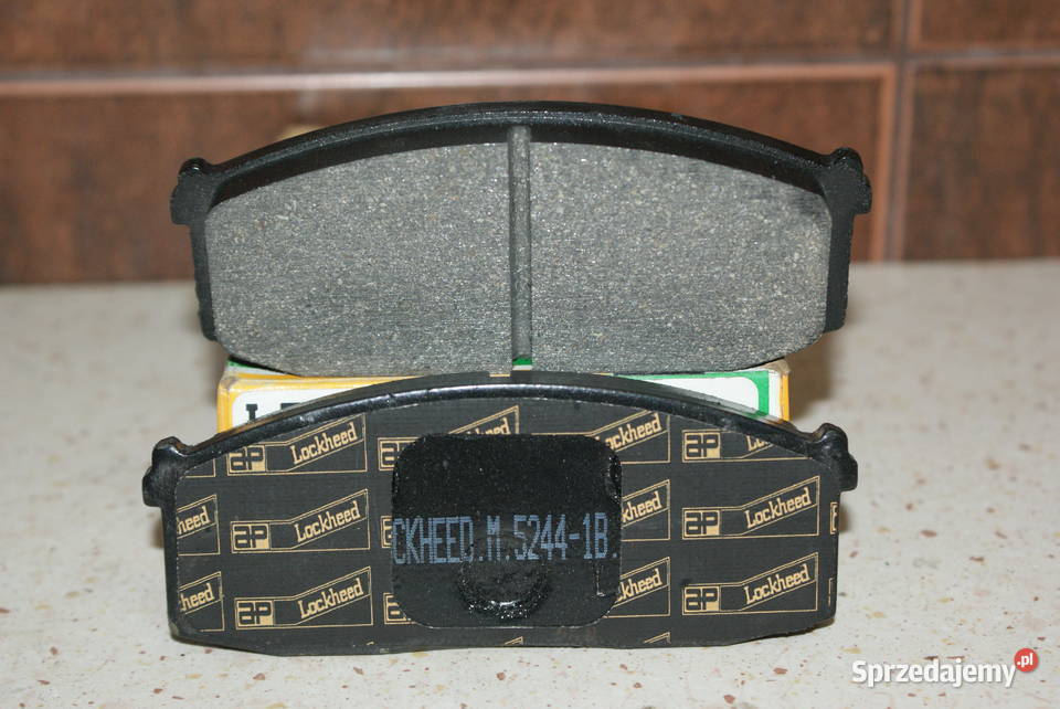 Klocek hamulcowy kpl przódtył NISSAN BLUEBIRD