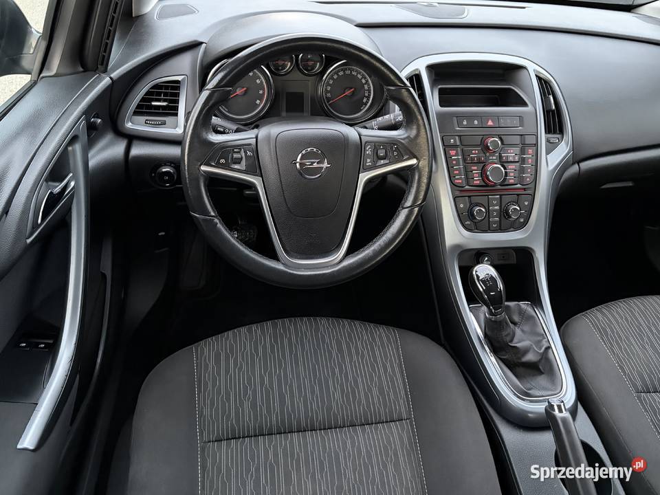 Opel Astra J 2013 silik 14 MPI moc 101 niski Warszawa