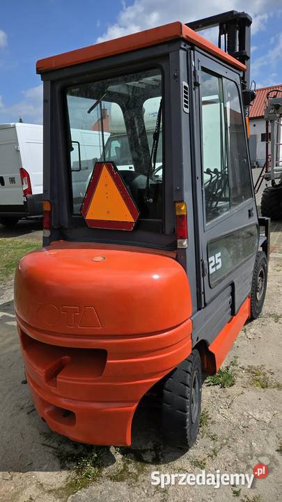 Wózek widłowy Toyota 026FDF Wózki widłowe Pomiechówek