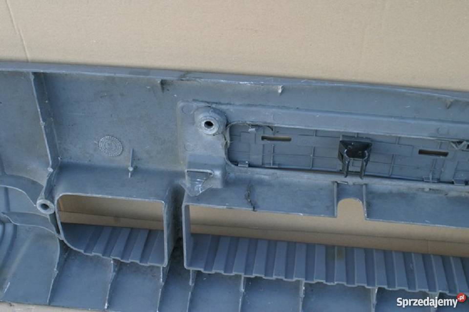 MERCEDES ATEGO ZDERZAK ŚRODKOWY WYSOKI PRZEDNI ciężarowe Karoseria Bieleń