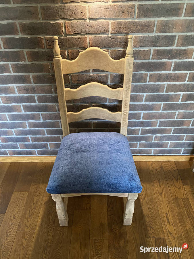 Stare dębowe krzesło po renowacji