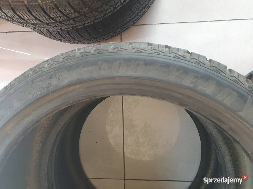 Opony Goodyear UltraGrip8 23540r18 Dobre Miasto sprzedam