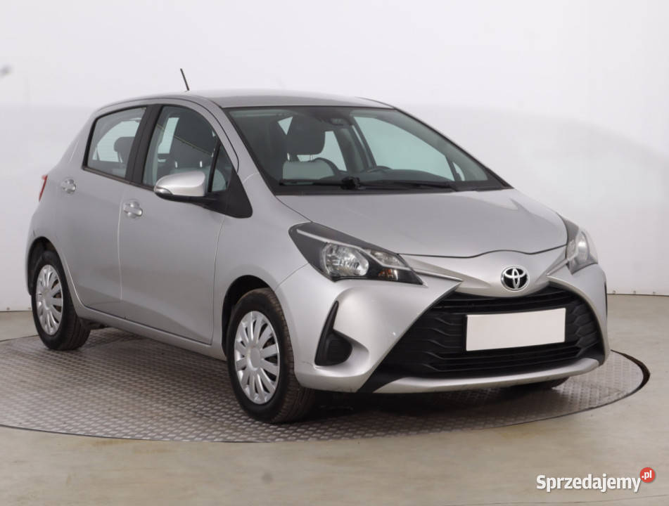 Toyota Yaris 15 Dual VVTi Rok produkcji 2017 Piaseczno