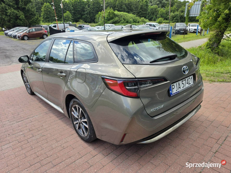 Toyota Corolla Toyota Corolla 18 benzynahybryda ASR (kontrola trakcji) wielkopolskie