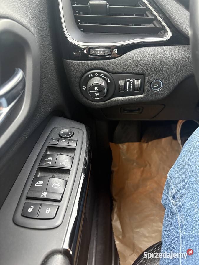 JEEP CHEROKEE 20 benzyna 272 4x4 AUTOMAT Dolna Grupa