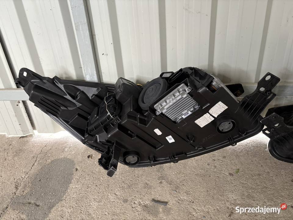 Lampy Przód Przednie Ford Kuga II MK2 Xenon Wieluń