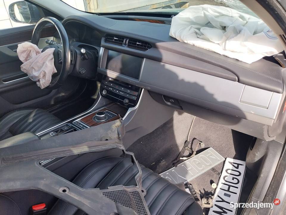 Jaguar XFzarejestrowany w kraju 4/5 XF Sportbrake Żarki