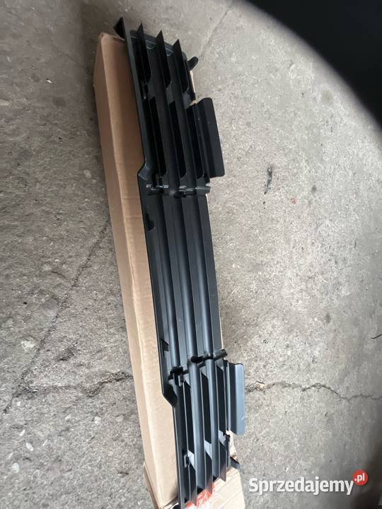 Opel Grandland x kratka zaślepka zderzaka Zderzaki