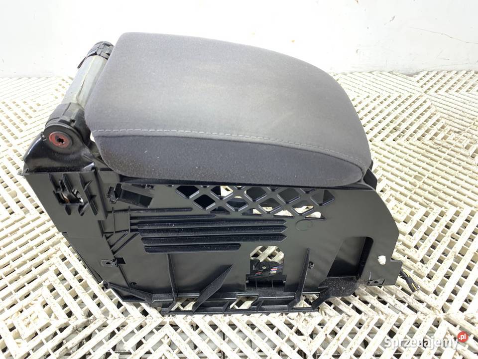 PODŁOKIETNIK VW GOLF V Kombi 0310 1K5864251B osobowe