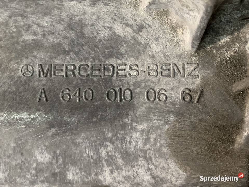 Pokrywa obudowa zaworów 6400100667 mercedes a Szczecin sprzedam