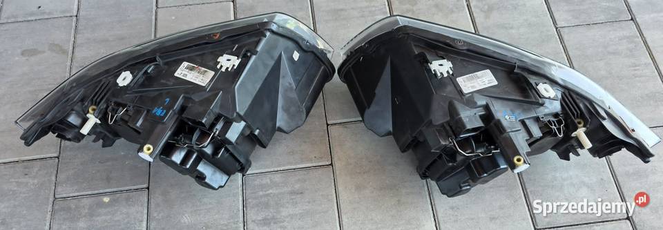 Reflektory BMW E90 LIFT LCI soczewka BI LED Lampy przednie opolskie Kielcza