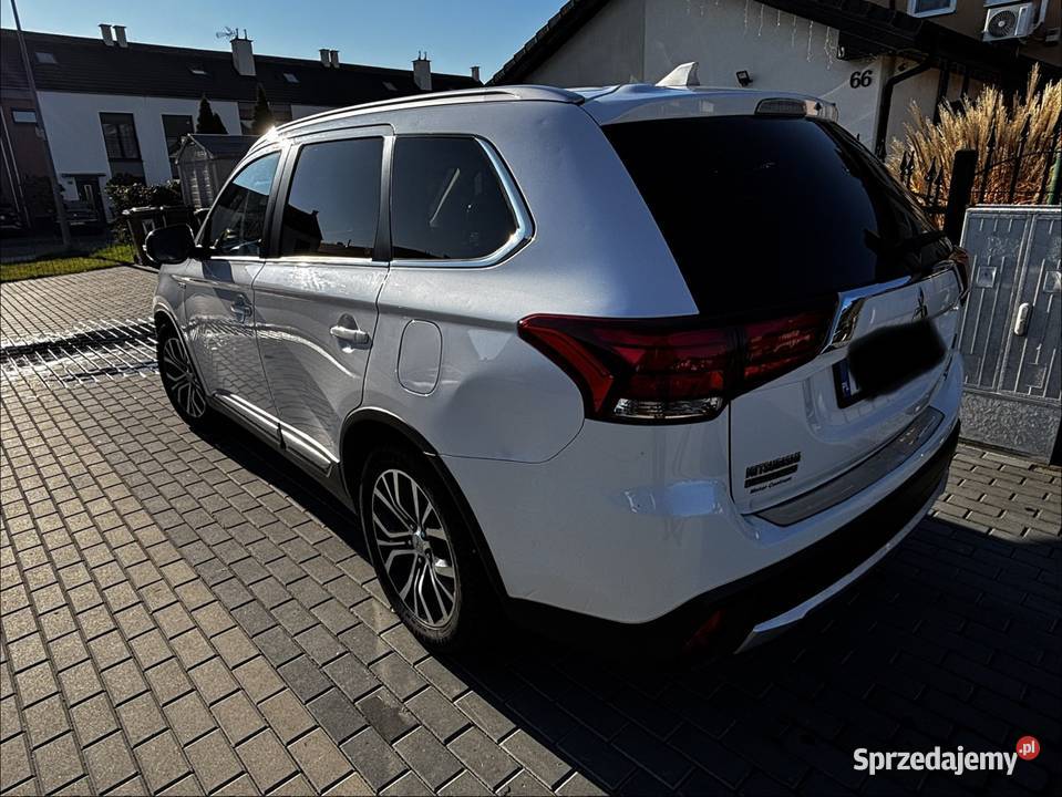 Mitsubishi Outlander 20 Intense Navi 4WD CVT LPG centralny zamek sprzedam