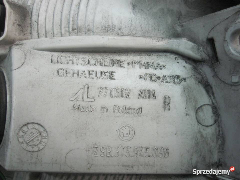 SKODA SUPERB II 11r lampa prawy tył 3T5945096