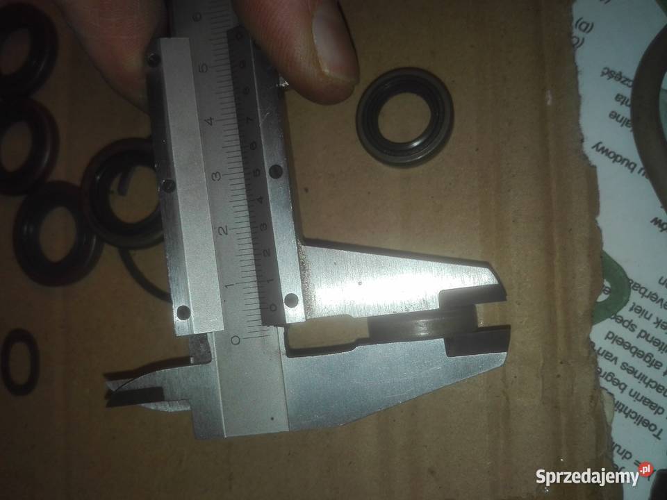 Uszczelniacz Husqvarna 12x20x5 sprzedam