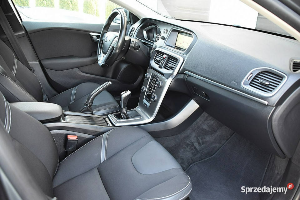 Volvo V40 20D2 120 Półskóra Ogrzpos Led Navi bluetooth Volvo Nowe Kucice