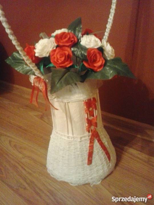 Kosze z kwiatami i bez papierowa wiklina