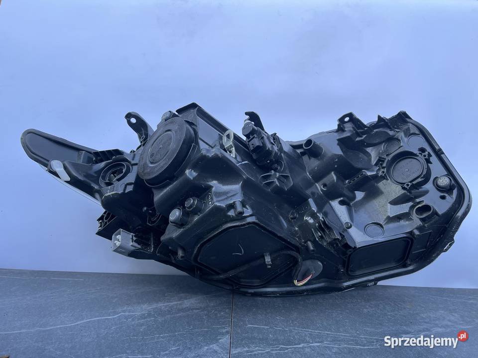 TOYOTA AURIS 2 LIFT LEWA LAMPA PRZÓD osobowe Ostroróg