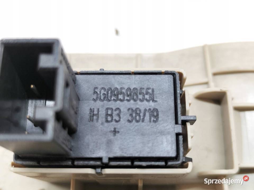 PRZEŁĄCZNIK SZYB TYŁ LEWY PRAWY 5G0959855L Skoda