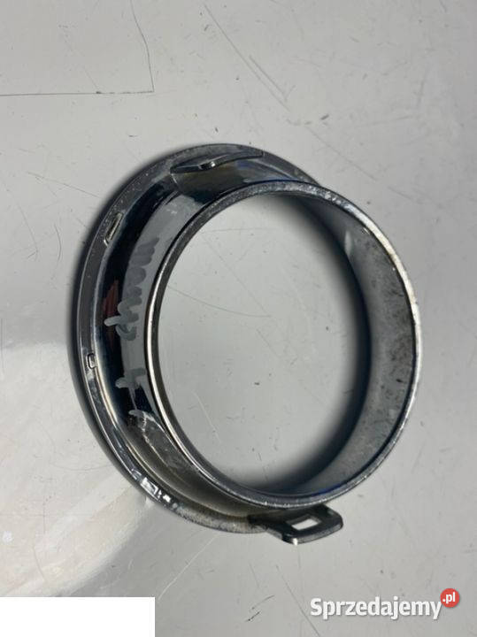 Toyota Rav4 chrom ramka halogenu prawa strona RH osobowe Kozubszczyzna sprzedam