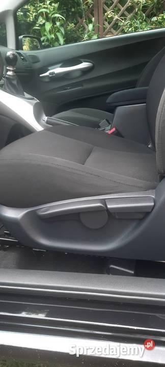 Toyota Auris 1 3 benzyna 2012r