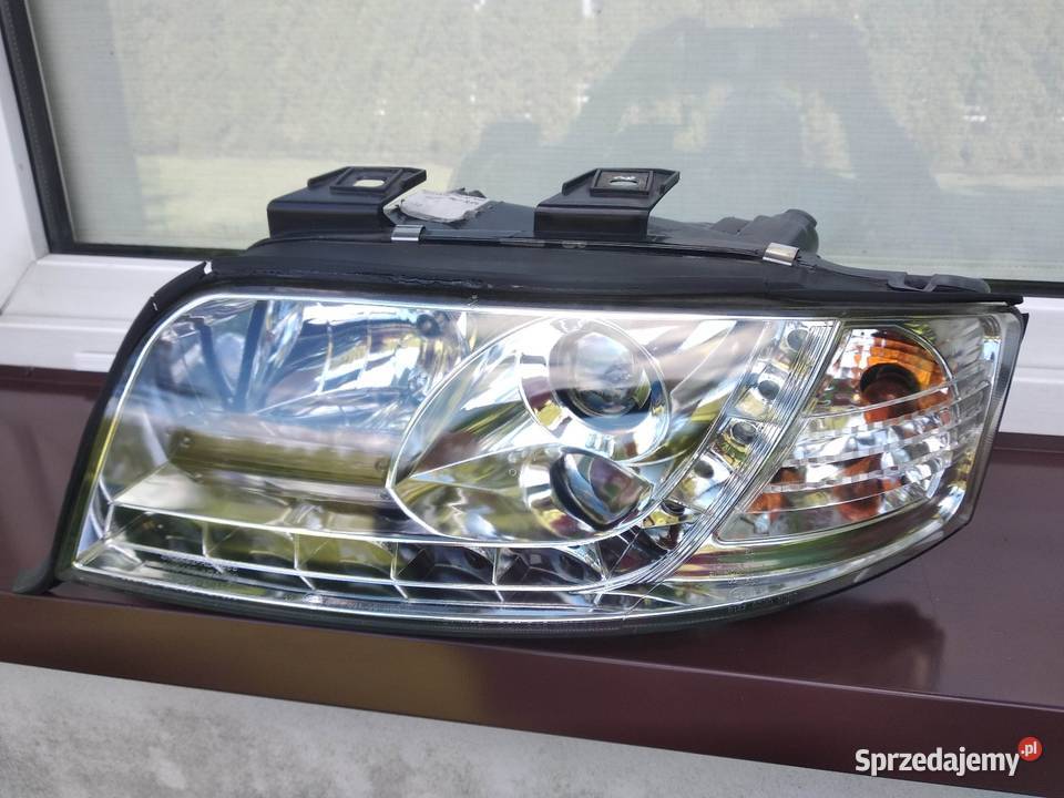 Audi A6 C5 LIFT lampy przednie reflektory prawa Sieradz