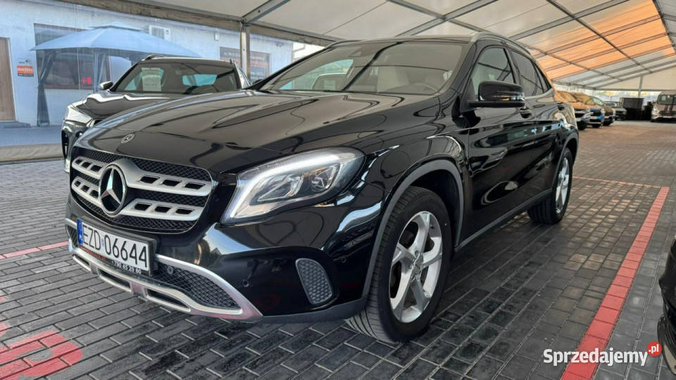 Mercedes GLA 200 czarny Zduńska Wola sprzedam