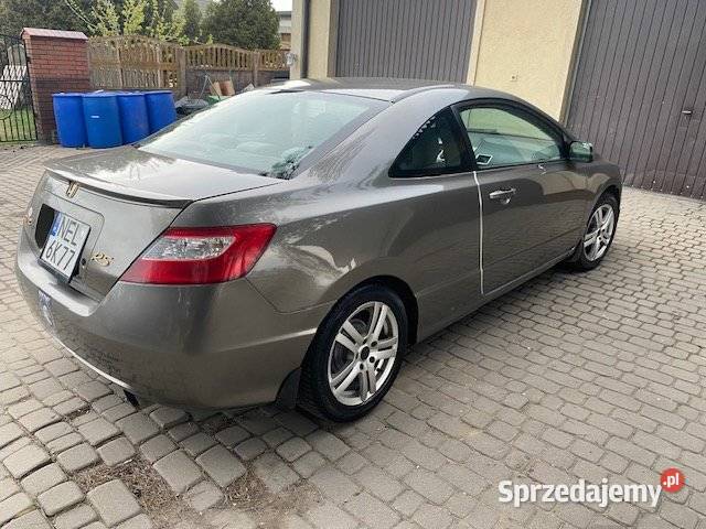 Honda Civic VIII coupe 18 16v 160