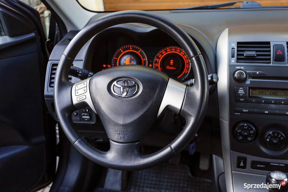 Toyota Corolla Premium E15 14 D4D90 2010 pierwszy właściciel pomorskie Gdynia