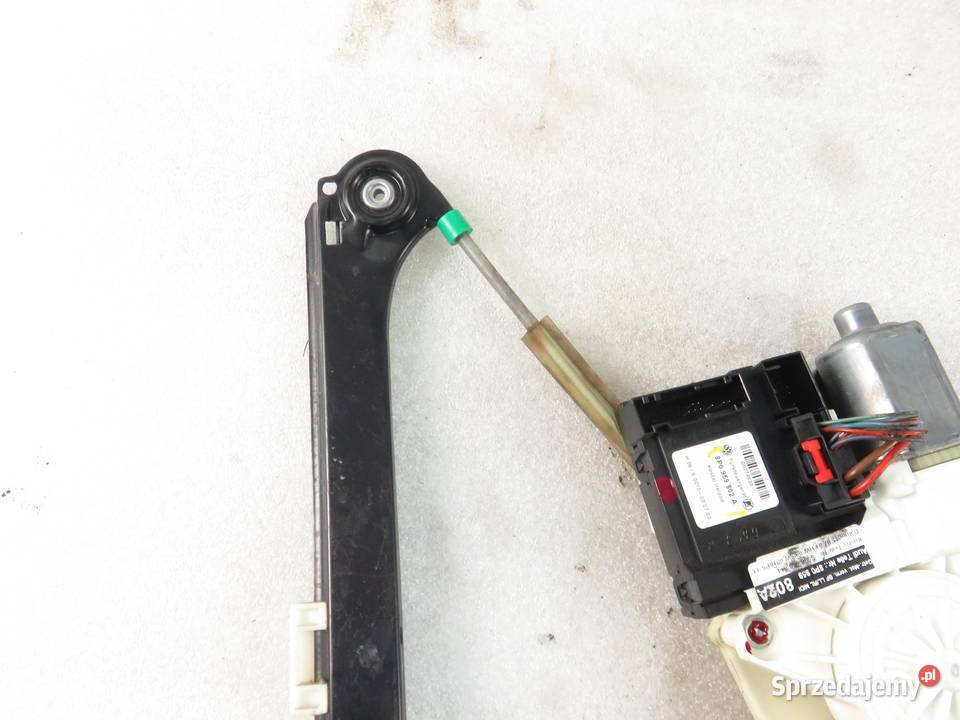 PODNOŚNIK SZYBY PRAWY 3D AUDI A3 8P 8P0959802A osobowe