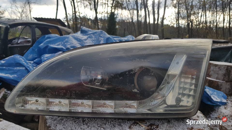 Ford Focus lampa przednia prawa lewa osobowe Szadek