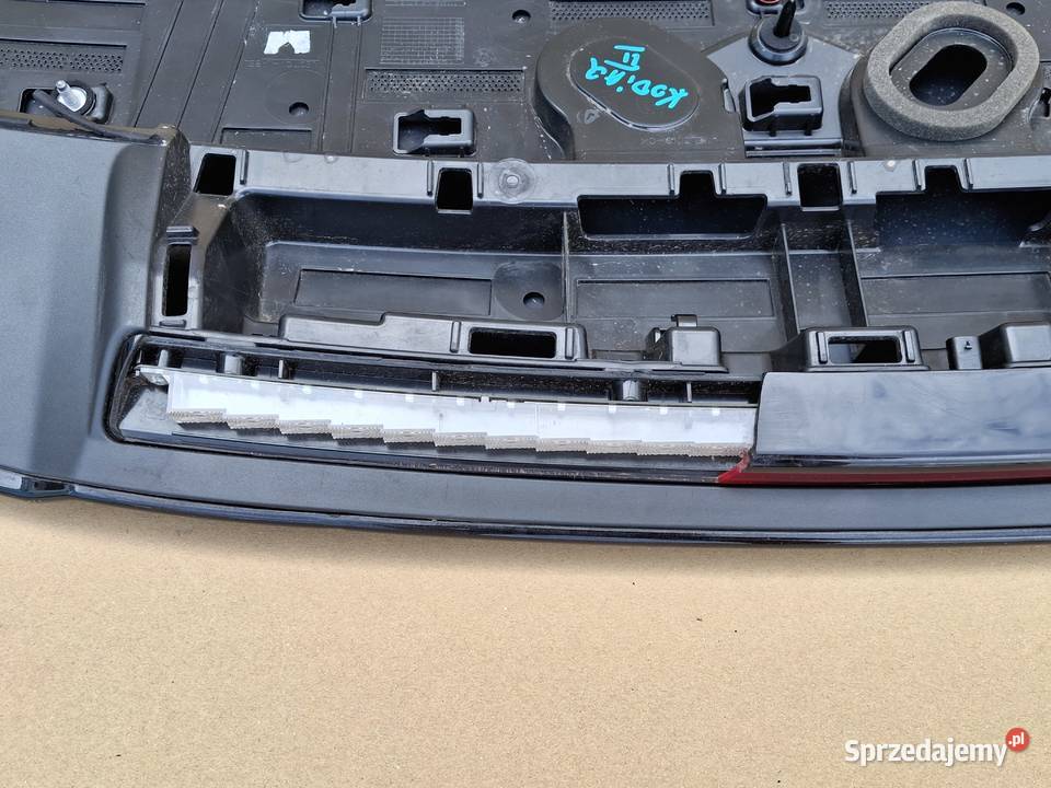 SKODA KODIAQ II 2 LOTKA SPOILER DASZEK KLAPY TYŁ Bieleń