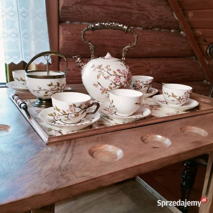 Stolik z wyjmowanym serwisem porcelanowym plus Antyki Kraków sprzedam